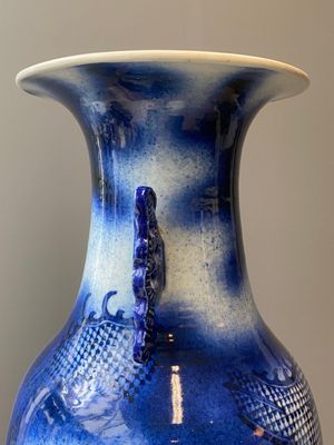 A Chinese blue and white 'dragon and carp' vase, 19th C. — photo 5