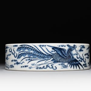 A Chinese blue and white 'dragon and phoenix' brush washer, Yongzheng mark, 19th C. — photo 4
