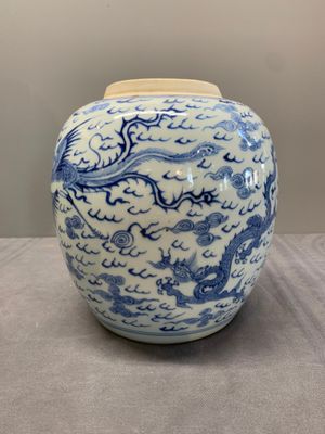 A Chinese blue and white 'dragon and phoenix' jar, Yongzheng — photo 2