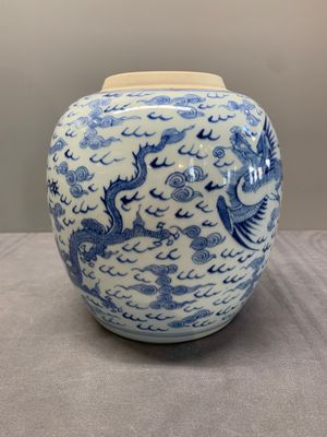 A Chinese blue and white 'dragon and phoenix' jar, Yongzheng — photo 3