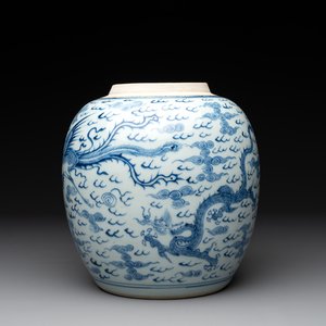 A Chinese blue and white 'dragon and phoenix' jar, Yongzheng — photo 1