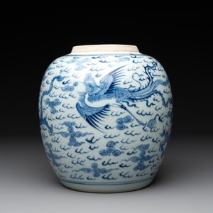 A Chinese blue and white 'dragon and phoenix' jar, Yongzheng — photo 2