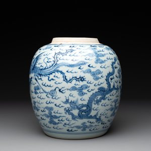 A Chinese blue and white 'dragon and phoenix' jar, Yongzheng — photo 3