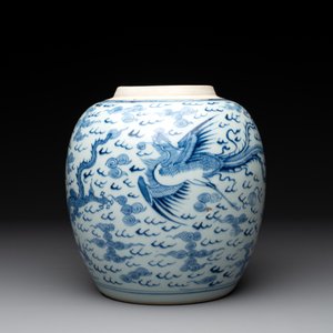 A Chinese blue and white 'dragon and phoenix' jar, Yongzheng — photo 4
