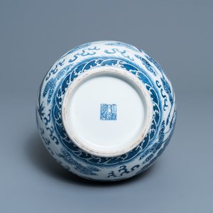 A Chinese blue and white 'dragon and phoenix' vase, Qianlong mark, 19/20th C. — photo 6