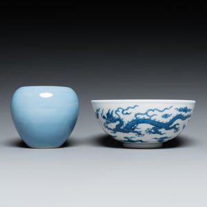 A Chinese blue and white 'dragon' bowl and a lavender-blue-glazed brushwasher, Qianlong mark, 19/20th C. — photo 2