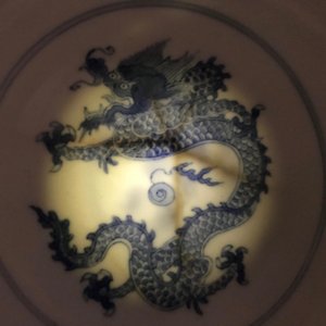 A Chinese blue and white 'dragon' bowl, Kangxi mark and of the period — photo 14