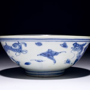 A Chinese blue and white dragon bowl, shipwreck porcelaine from the Hatcher Cargo, Transitional — photo 2