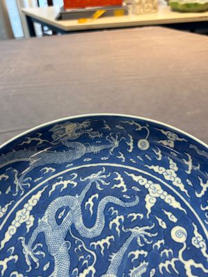 A Chinese blue and white 'dragon' dish, Daoguang mark and period — 照片 11