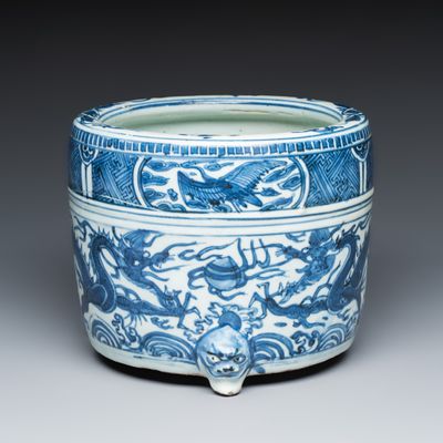 A Chinese blue and white 'Dragon' tripod censer, Wanli