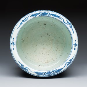 A Chinese blue and white 'Dragon' tripod censer — 照片 6