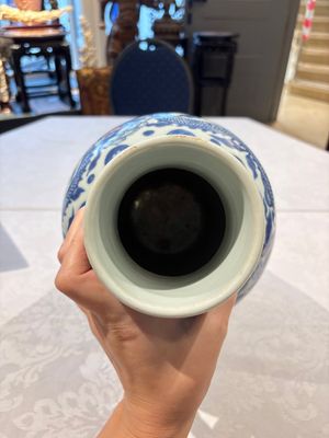 A Chinese blue and white 'dragon' vase, 19th C. — 照片 5