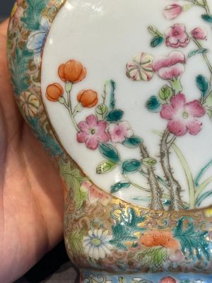 A Chinese blue and white 'dragon' vase, a famille rose 'millefleurs' vase and a teapot, Qianlong mark, 19/20th C. — photo 24