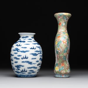 A Chinese blue and white 'dragon' vase, a famille rose 'millefleurs' vase and a teapot, Qianlong mark, 19/20th C. — photo 4