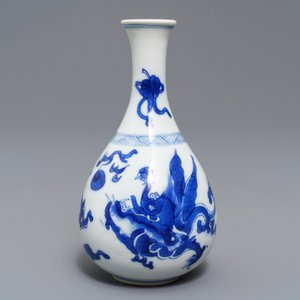 A Chinese blue and white 'dragon' vase, Kangxi — 照片 3