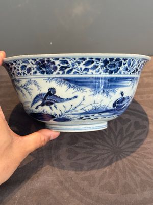 A Chinese blue and white 'duck pond' bowl, Chenghua mark, Kangxi — photo 2