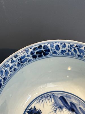 A Chinese blue and white 'duck pond' bowl, Chenghua mark, Kangxi — photo 10