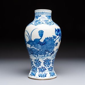 A Chinese blue and white 'Ducks in a Lotus Pond' vase, Kangxi mark, 19th C. — photo 2