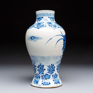 A Chinese blue and white 'Ducks in a Lotus Pond' vase, Kangxi mark, 19th C. — photo 4