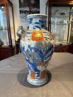A Chinese blue and white Dutch-decorated 'landscape' vase, Kangxi — photo 1