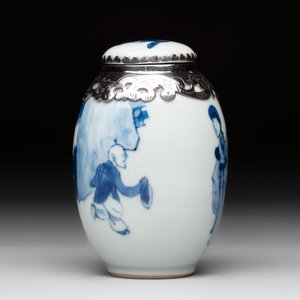 A Chinese blue and white Dutch silver-mounted tea caddy and cover, Kangxi — 照片 4