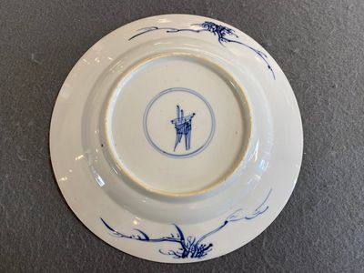 A Chinese blue and white 'Eight horses of Mu Wang' plate, Kangxi — photo 2