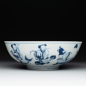 A Chinese blue and white 'Eight Immortals' bowl, Guangxu mark, 19/20th C. — photo 2