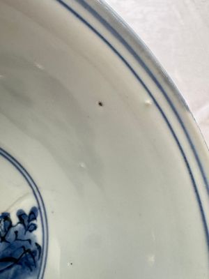 A Chinese blue and white 'Eight Immortals' bowl on a wooden stand, Chenghua mark, late Ming — foto 14