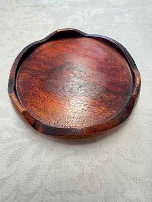 A Chinese blue and white 'Eight Immortals' bowl on a wooden stand, Chenghua mark, late Ming — foto 25