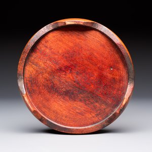 A Chinese blue and white 'Eight Immortals' bowl on a wooden stand, Chenghua mark, late Ming — foto 9