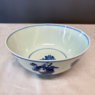 A Chinese blue and white 'Eight Immortals' bowl — photo 2