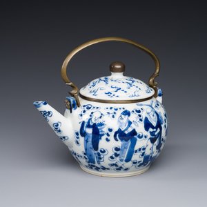 A Chinese blue and white 'Eight Immortals' teapot with bronze mounts for the Thai market, Yong Mao Yuan Ji 永茂源記 mark, 19th C. — 照片 1