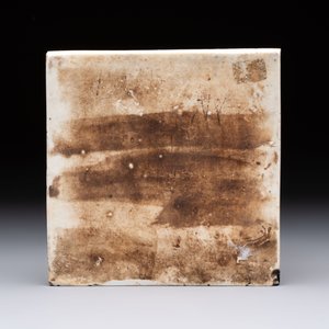 A Chinese blue and white 'elegant beauty and boy' tile, Kangxi — 照片 2