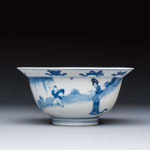 A Chinese blue and white 'Elegant Ladies and Playing Boy' 'Klapmuts' bowl — 照片 3