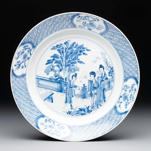 A Chinese blue and white 'elegant ladies' dish, Kangxi mark and of the period — photo 1