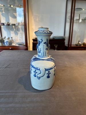 A Chinese blue and white 'elephant' kendi, Wanli — 照片 4