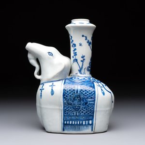 A Chinese blue and white 'elephant' kendi, Wanli — photo 1