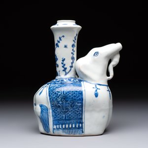 A Chinese blue and white 'elephant' kendi, Wanli — photo 3
