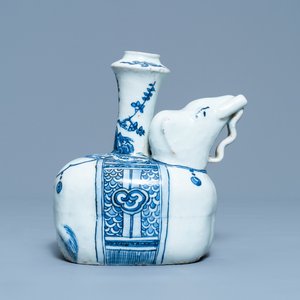 A Chinese blue and white 'elephant' kendi, Wanli — photo 1