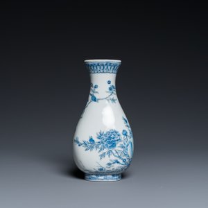 A Chinese blue and white-enamelled 'pheasants' vase, 19/20th C. — 照片 5