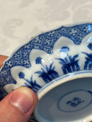A Chinese blue and white 'Erotic Subject' saucer, Chenghua mark, Kangxi — photo 9