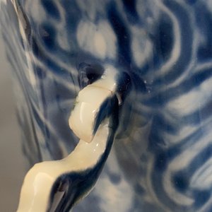 A Chinese blue and white 'Europa and the bull' silver-mounted coffee pot, Kangxi — 照片 13