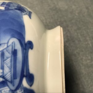 A Chinese blue and white ewer and cover with 'antiquities' design, Kangxi — photo 19