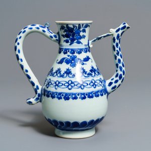 A Chinese blue and white ewer, Transitional period — photo 4