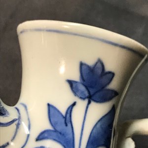 A Chinese blue and white ewer, Transitional period — 照片 15