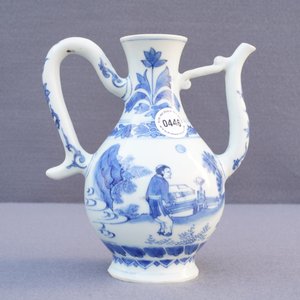 A Chinese blue and white ewer, Transitional period — 照片 8