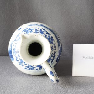 A Chinese blue and white ewer with a scholar being served tea by his servant, Transitional period — 照片 10