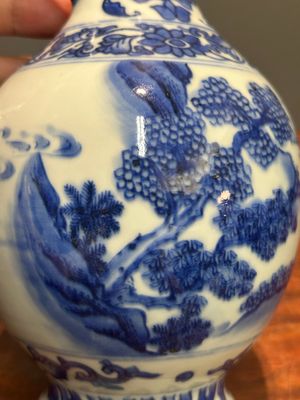 A Chinese blue and white ewer with figures in a landscape, Transitional period — photo 15