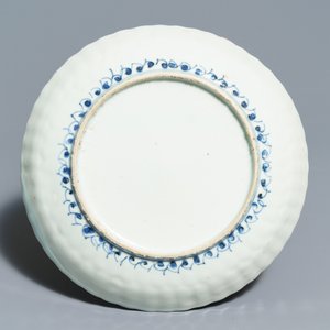 A Chinese blue and white fan-shaped ko-sometsuke dish and a kraak porcelain plate, Wanli/Tianqi — 照片 3