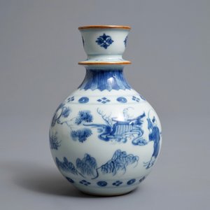 A Chinese blue and white figurative huqqa base, Kangxi — photo 4